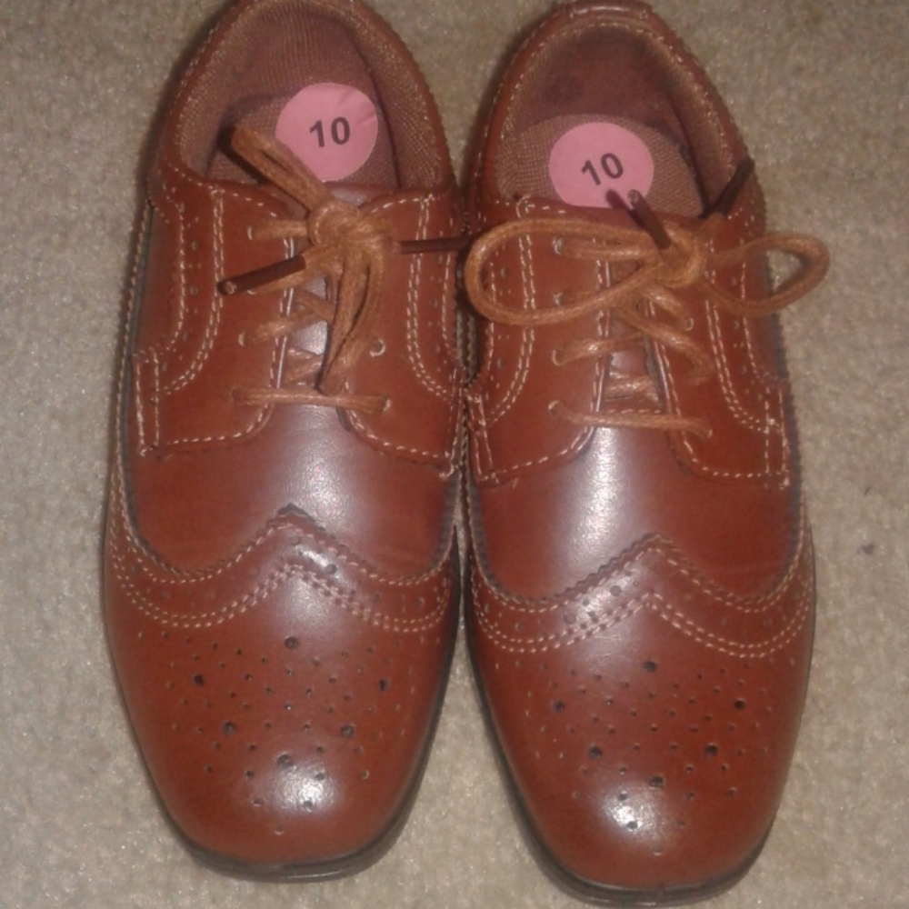 Brand new without tags Brown wingtips